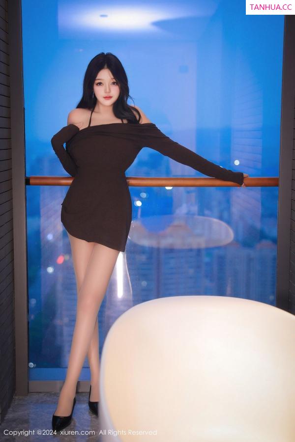   [XiuRen]高清写真图 2024.10.18 No.9306 柚柚小奶瓶 丝袜美臀第23张图片